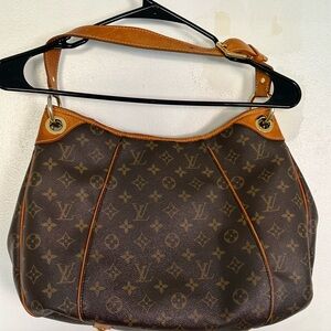 Louis Vuitton Monogram Galleria PM